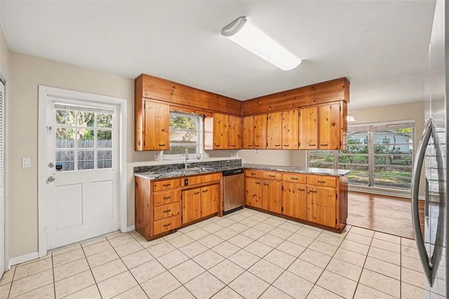 521 W PALMEDEN DRIVE, Lakeland, FL 33803