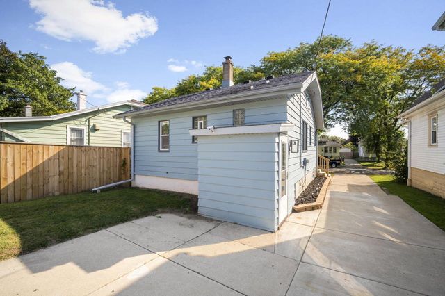 2435 N 57th STREET, Milwaukee, WI 53210
