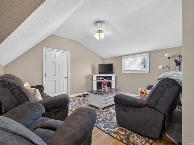 7201 Allenbrook Boulevard, Fort Wayne, IN 46835