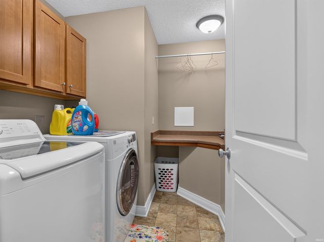 7201 Allenbrook Boulevard, Fort Wayne, IN 46835