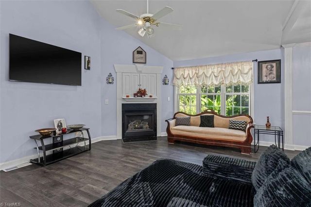 5125 Old Plantation Circle, Winston-salem, NC 27104
