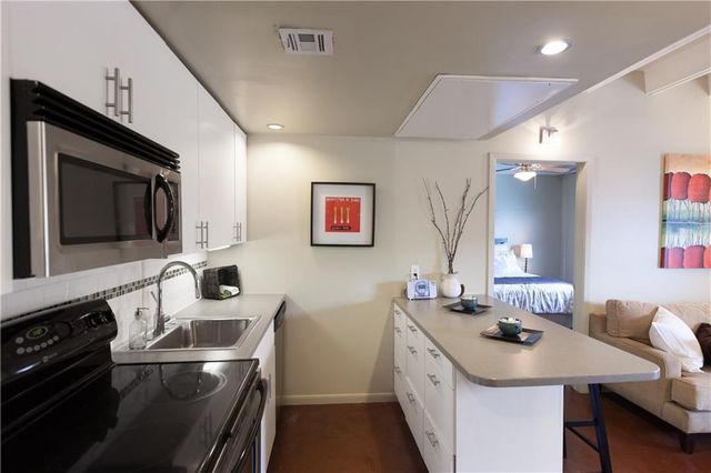 2408 Leon ST 103, Austin, TX 78705