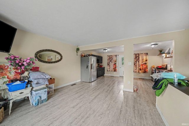 3121 Peddlers Village Road, Goshen, IN 46526