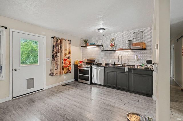 3121 Peddlers Village Road, Goshen, IN 46526