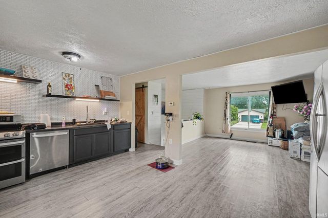 3121 Peddlers Village Road, Goshen, IN 46526
