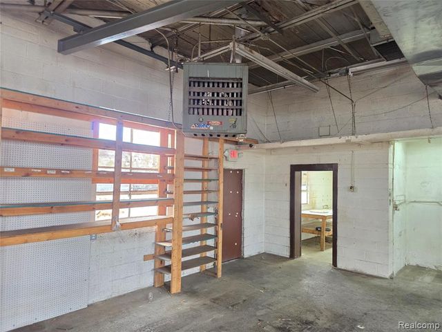 25249 W Warren Street, Dearborn Heights, MI 48127