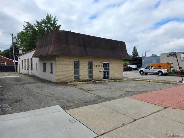 25249 W Warren Street, Dearborn Heights, MI 48127