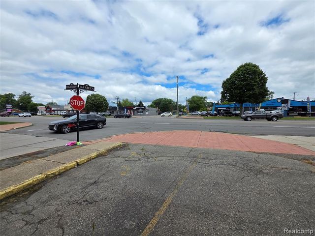 25249 W Warren Street, Dearborn Heights, MI 48127