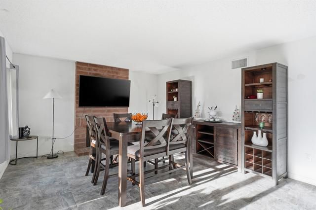 2327 Amber Lane, Escondido, CA 92026