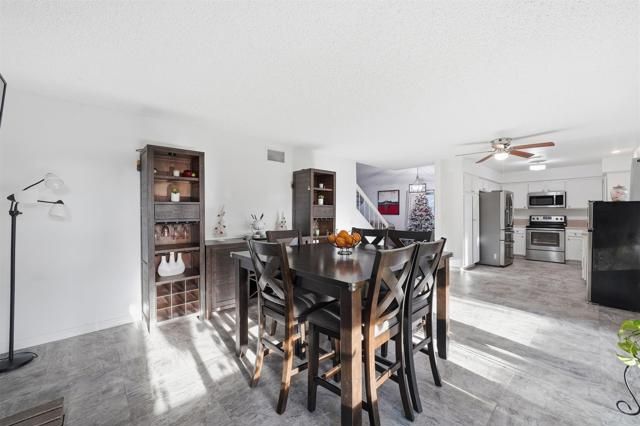 2327 Amber Lane, Escondido, CA 92026