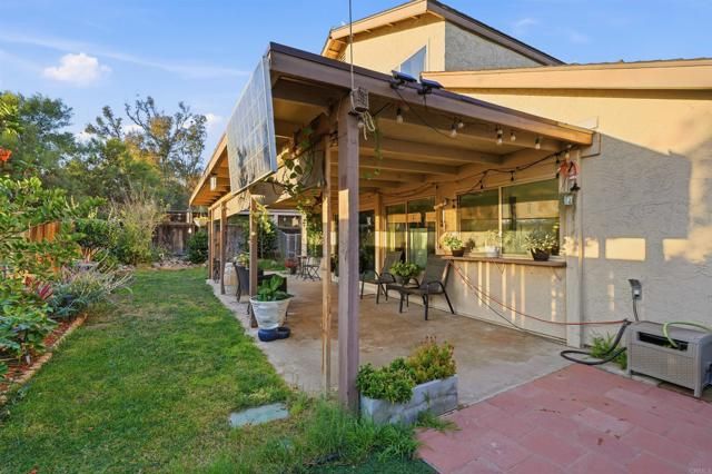 2327 Amber Lane, Escondido, CA 92026