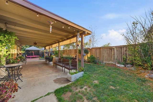 2327 Amber Lane, Escondido, CA 92026