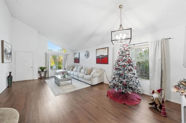 2327 Amber Lane, Escondido, CA 92026