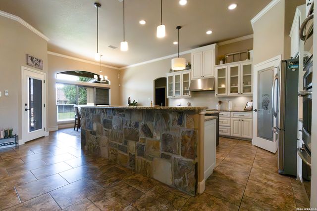1640 CAMDEN LN, Pleasanton, TX 78064