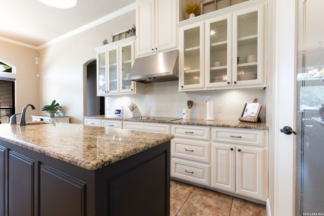 1640 CAMDEN LN, Pleasanton, TX 78064