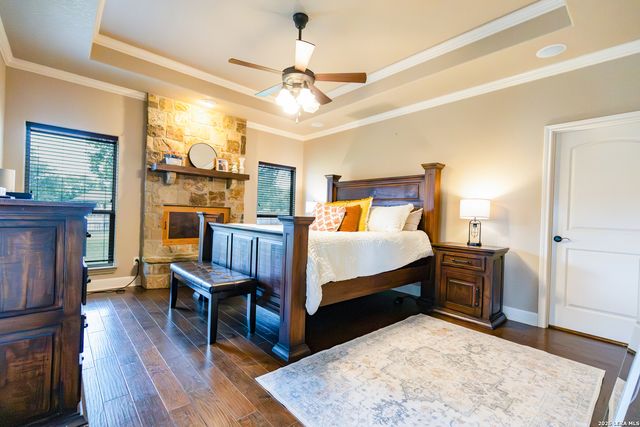 1640 CAMDEN LN, Pleasanton, TX 78064