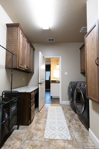 1640 CAMDEN LN, Pleasanton, TX 78064