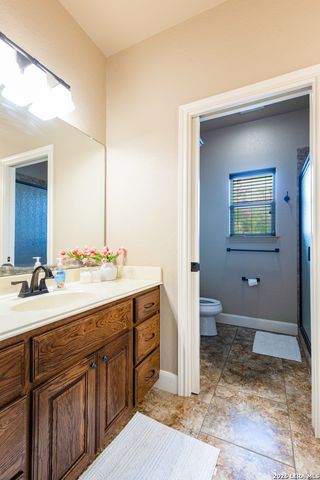 1640 CAMDEN LN, Pleasanton, TX 78064