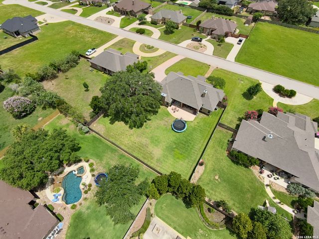 1640 CAMDEN LN, Pleasanton, TX 78064