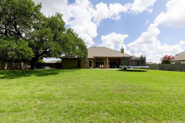 1640 CAMDEN LN, Pleasanton, TX 78064