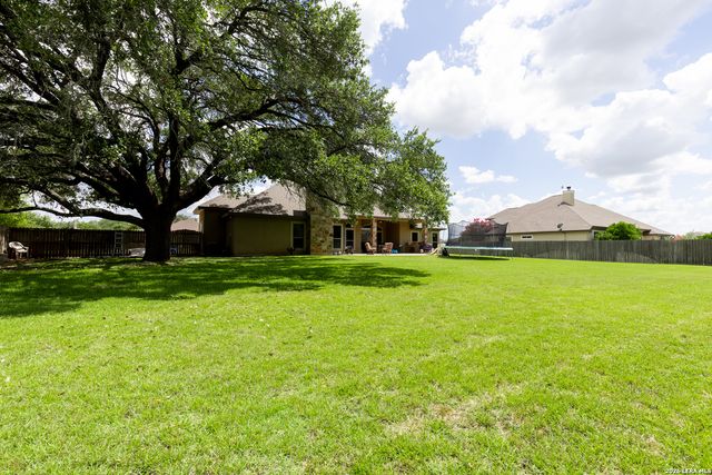 1640 CAMDEN LN, Pleasanton, TX 78064