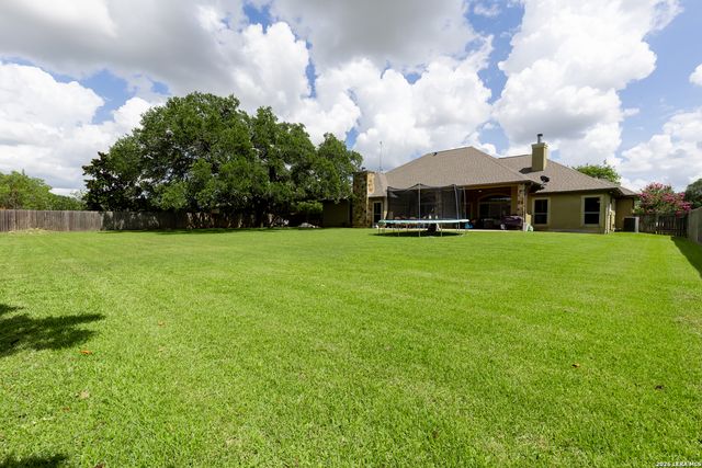 1640 CAMDEN LN, Pleasanton, TX 78064