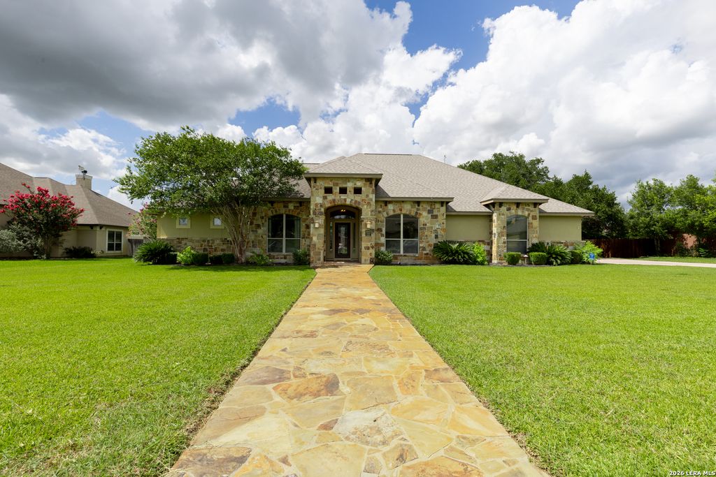 1640 CAMDEN LN, Pleasanton, TX 78064