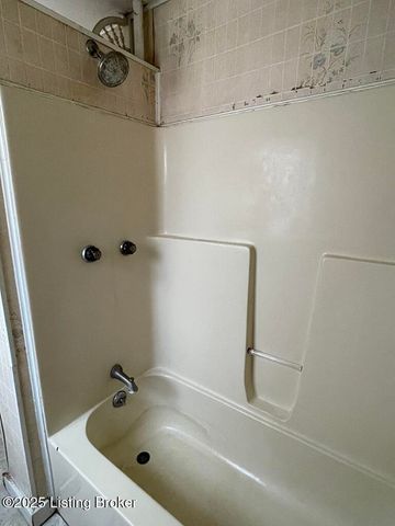 8354 W Kent SR 256, Lexington, IN 47138