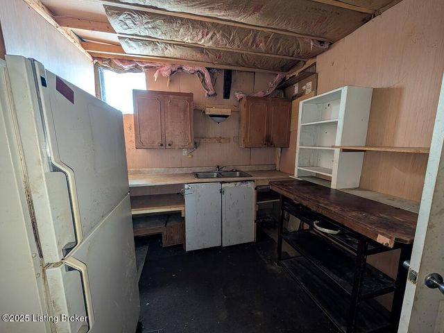 8354 W Kent SR 256, Lexington, IN 47138