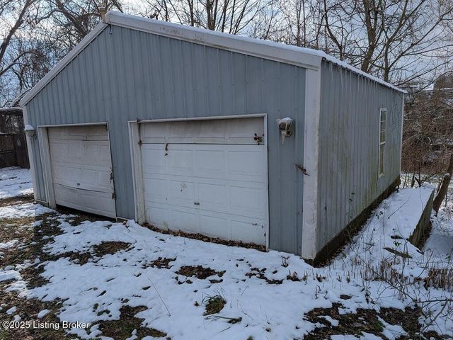 8354 W Kent SR 256, Lexington, IN 47138