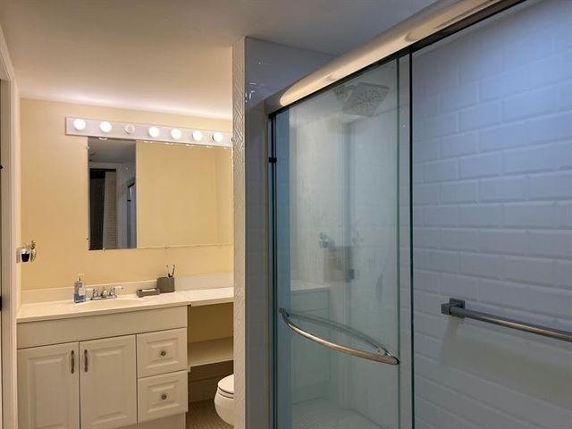 1807 Fairview Villas Drive 3, Palm Springs, FL 33406