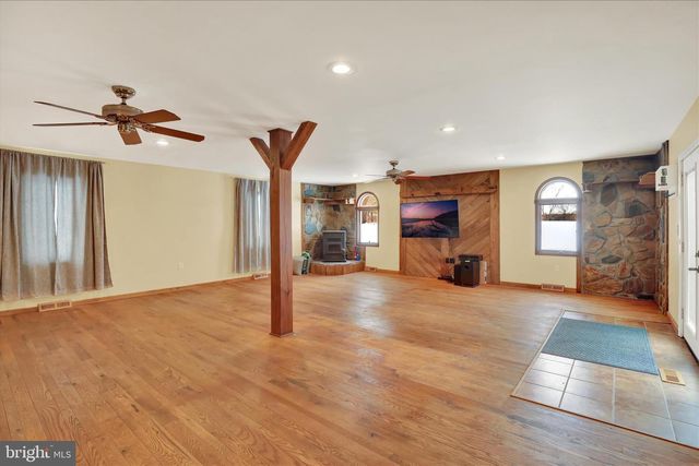 1239 S MEADOW LN, Palmyra, PA 17078