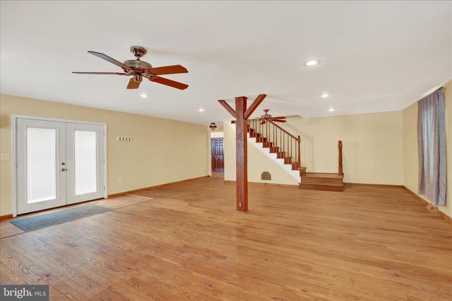 1239 S MEADOW LN, Palmyra, PA 17078