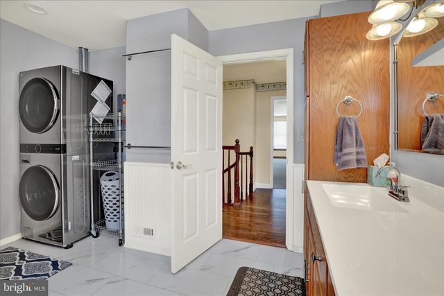 1239 S MEADOW LN, Palmyra, PA 17078