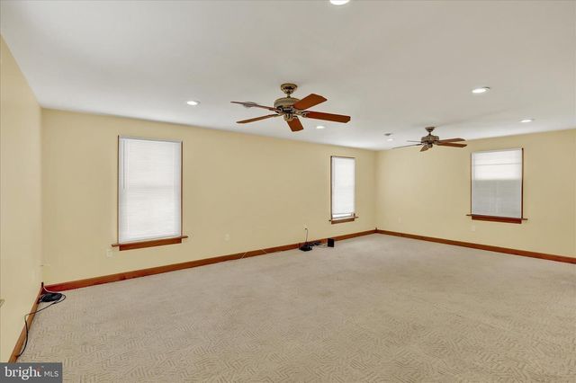 1239 S MEADOW LN, Palmyra, PA 17078