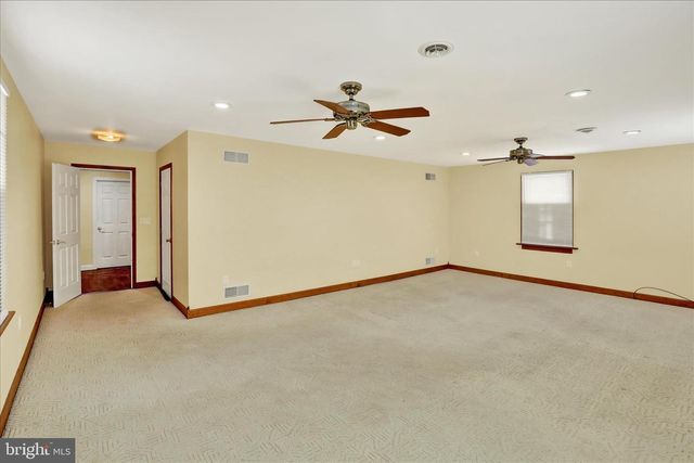 1239 S MEADOW LN, Palmyra, PA 17078