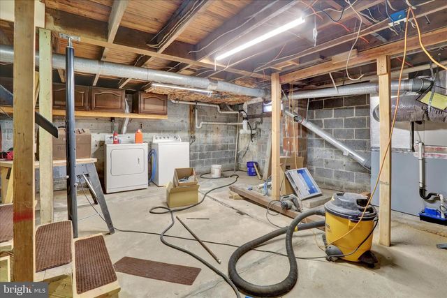 1239 S MEADOW LN, Palmyra, PA 17078