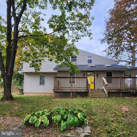 1239 S MEADOW LN, Palmyra, PA 17078