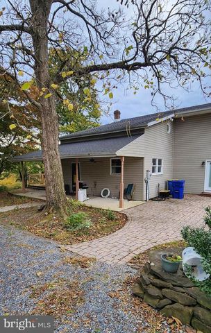 1239 S MEADOW LN, Palmyra, PA 17078