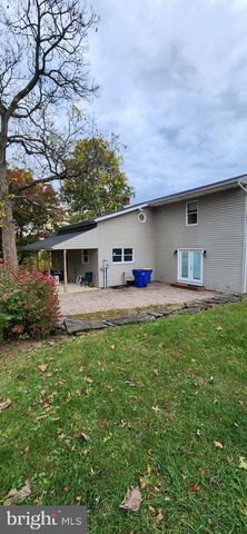 1239 S MEADOW LN, Palmyra, PA 17078