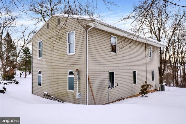 1239 S MEADOW LN, Palmyra, PA 17078