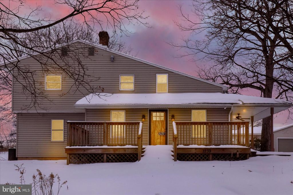 1239 S MEADOW LN, Palmyra, PA 17078