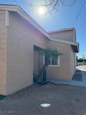 5116 Gray Lane E, Las Vegas, NV 89119