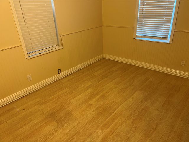 366 S St Augustine Drive, Dallas, TX 75217