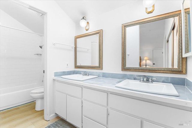 1367 Sylvan Ct, Healdsburg, CA 95448