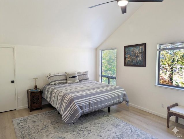 1367 Sylvan Ct, Healdsburg, CA 95448