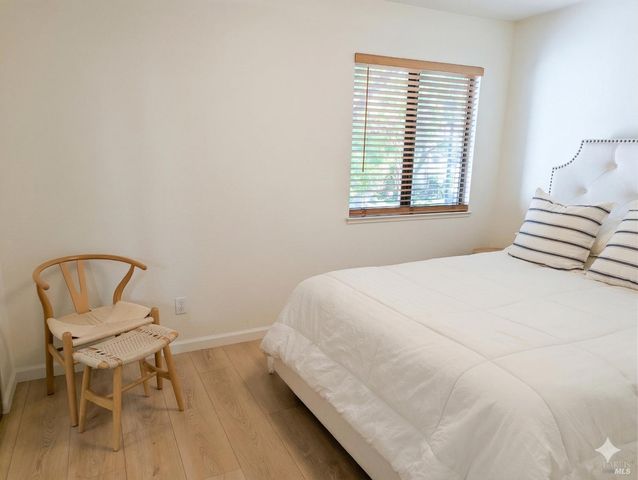 1367 Sylvan Ct, Healdsburg, CA 95448