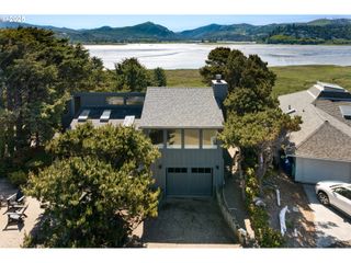 27 SPOUTING WHALE Ln, Gleneden Beach, OR 97388