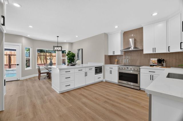 1217 San Simeon Dr, Roseville, CA 95661