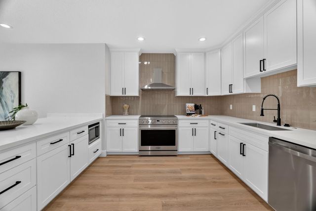 1217 San Simeon Dr, Roseville, CA 95661